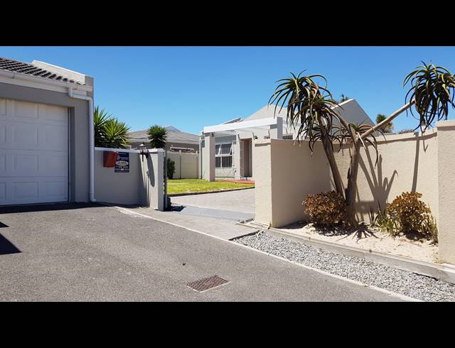 2 BEDROOM HOUSE TO LET IN TOWNSEND ESTATE